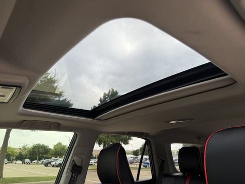 Used 2017 Toyota 4Runner SR5 Premium AWD/4WD image 24