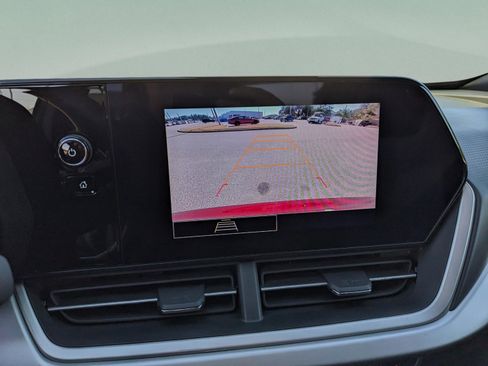 Used 2024 Chevrolet Trax RS image 24