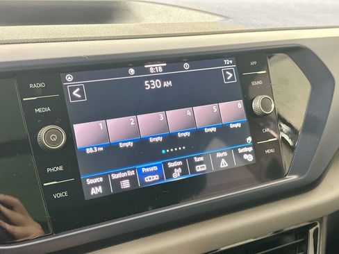 Certified 2022 Volkswagen Taos SE w/ Panoramic Sunroof Package image 13