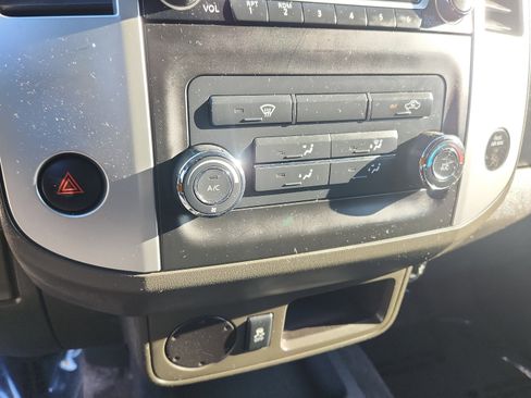 Used 2018 Nissan Frontier S image 19