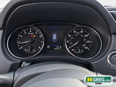 Used 2020 Nissan Rogue SV FWD image 16