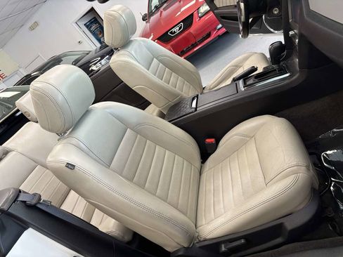 Used 2013 Ford Mustang Premium image 30