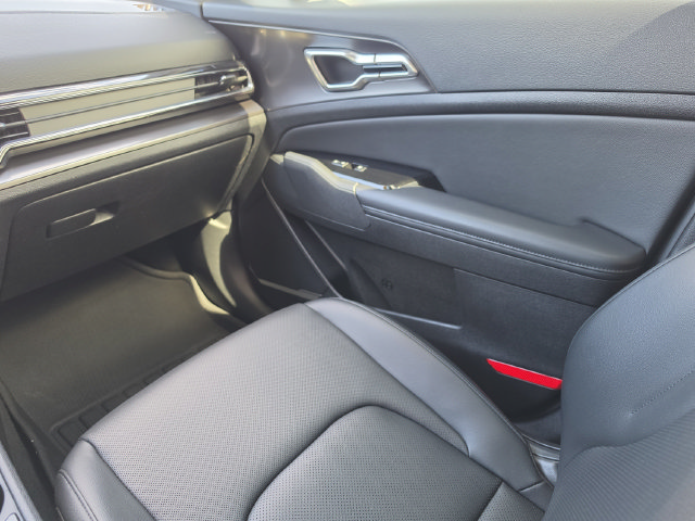 Used 2023 Kia Sportage EX FWD image 25