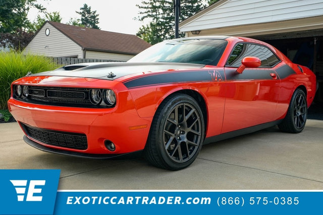 Used 2017 Dodge Challenger R/T w/ Quick Order Package 22P T/A RWD image 1