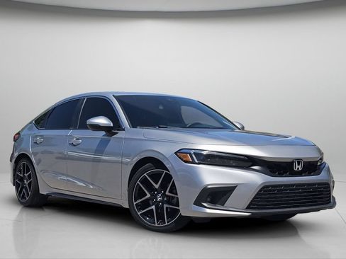 Used 2022 Honda Civic Sport Touring image 2
