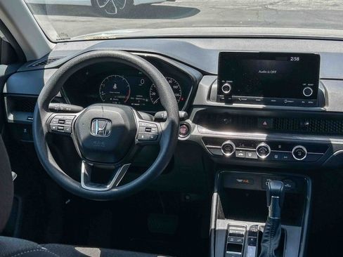 Used 2025 Honda CR-V LX image 13
