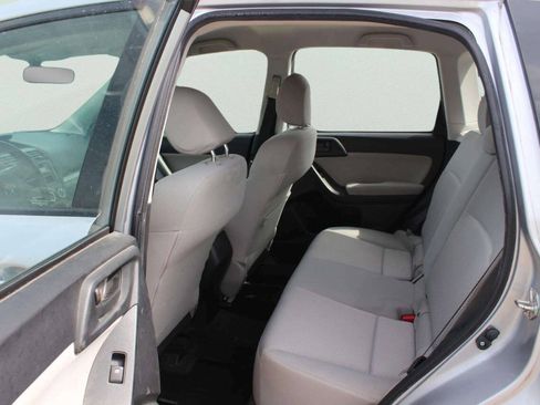 Used 2014 Subaru Forester 2.5i AWD/4WD image 7