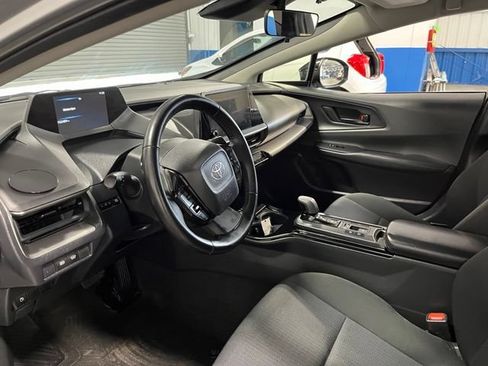 Used 2024 Toyota Prius LE FWD image 22