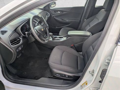 Used 2025 Chevrolet Malibu LT FWD image 14