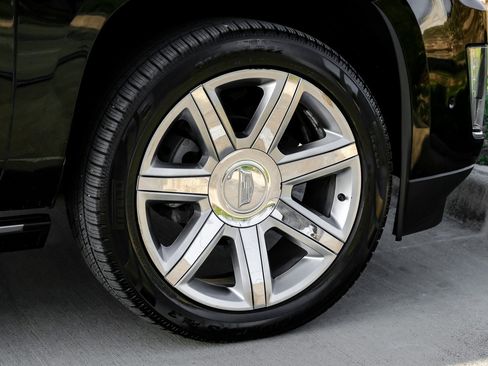 Used 2019 Cadillac Escalade ESV Premium Luxury image 60