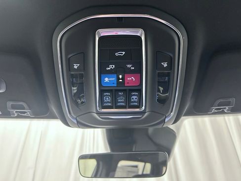New 2026 Jeep Grand Cherokee Limited AWD/4WD image 18