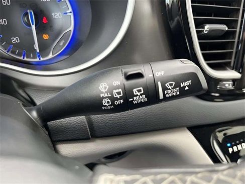 Used 2024 Chrysler Pacifica Touring-L image 34