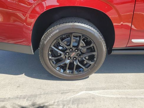 New 2026 GMC Yukon XL Denali w/ Denali Reserve Package image 5