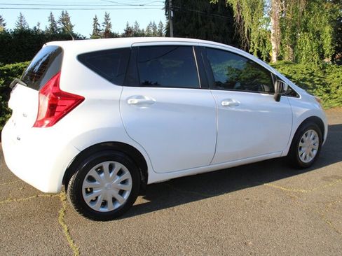 Used 2016 Nissan Versa Note SV FWD image 3