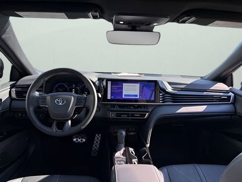 Used 2025 Toyota Camry XSE FWD image 15