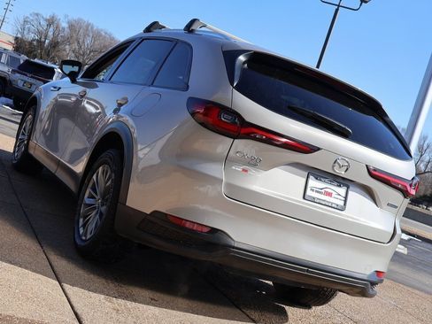 Used 2024 MAZDA CX-90 Plug-In Hybrid w/ Preferred image 4