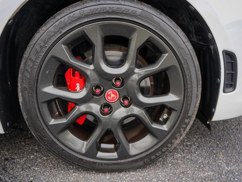 Used 2018 FIAT 124 Spider Abarth w/ Convenience Group image 8