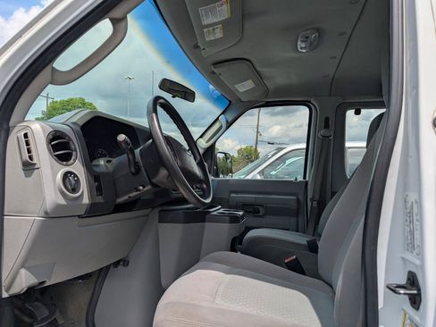Used 2013 Ford E-350 and Econoline 350 XLT RWD image 13