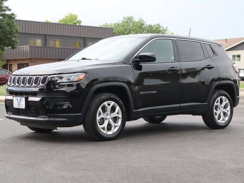 Used 2024 Jeep Compass Sport AWD/4WD image 11