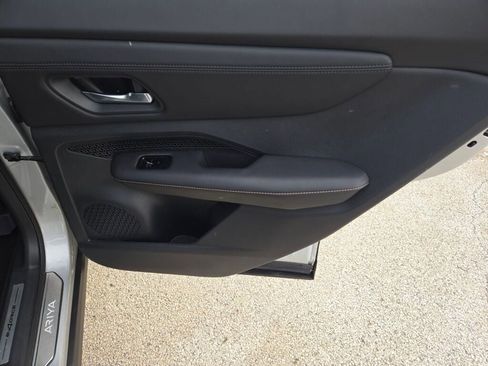 Used 2023 Nissan Ariya AWD image 11