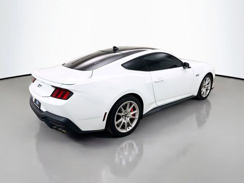 Used 2024 Ford Mustang GT Premium image 7