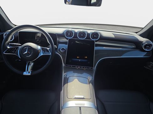 Used 2025 Mercedes-Benz GLC 300 4MATIC image 9