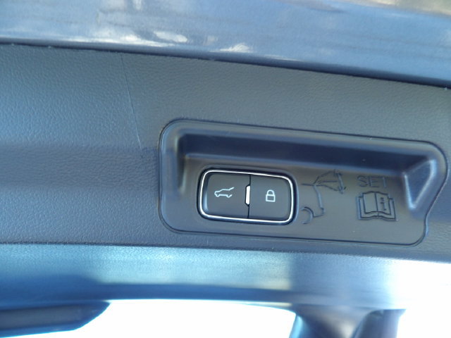 Used 2025 Ford Explorer ST-Line w/ ST-Line Street Pack AWD/4WD image 11