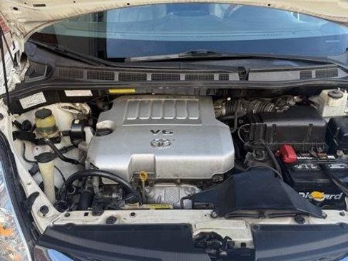 Used 2009 Toyota Sienna FWD image 16