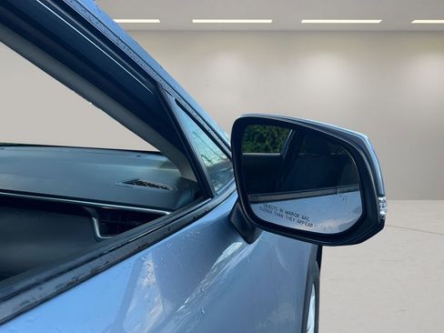 Used 2024 Toyota Corolla Cross LE image 28