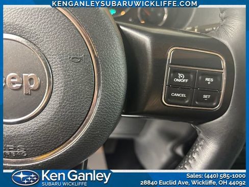 Used 2017 Jeep Wrangler Unlimited Sahara AWD/4WD image 15