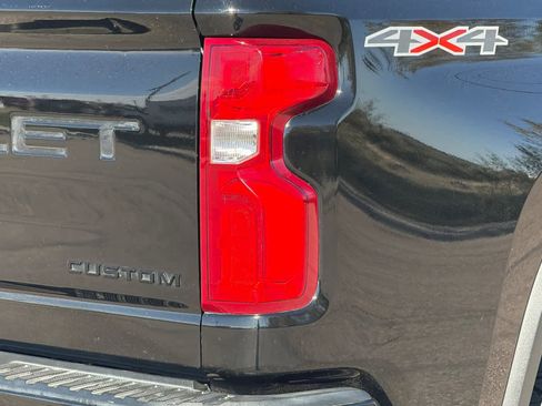 Used 2020 Chevrolet Silverado 2500 Custom w/ Custom Value Package AWD/4WD image 25
