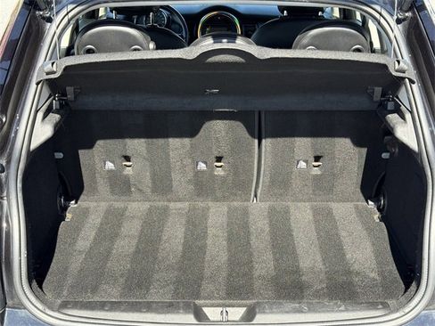 Used 2017 MINI Cooper 4-Door Hardtop image 18