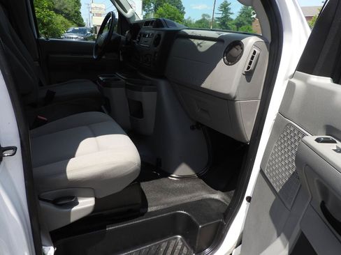 Used 2012 Ford E-250 and Econoline 250 w/ PWR Group RWD image 6