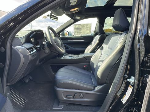 New 2026 INFINITI QX60 Sport image 7