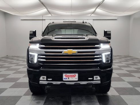 Used 2022 Chevrolet Silverado 3500 High Country w/ Technology Package image 3