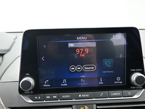 Used 2024 Nissan Altima 2.5 SV image 13