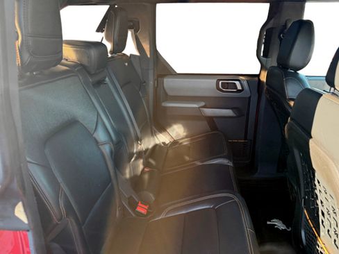 Used 2021 Ford Bronco Badlands image 18