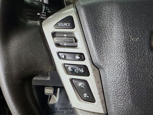 Used 2017 Nissan Titan SV image 14