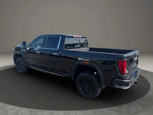 Used 2023 GMC Sierra 2500 Denali w/ Denali Black Diamond Edition AWD/4WD image 3