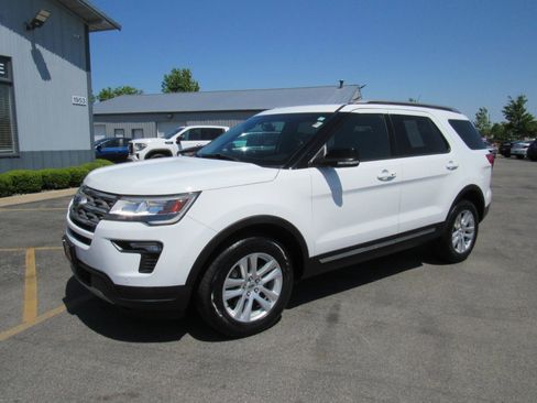 Used 2018 Ford Explorer XLT w/ Equipment Group 202A AWD/4WD image 1