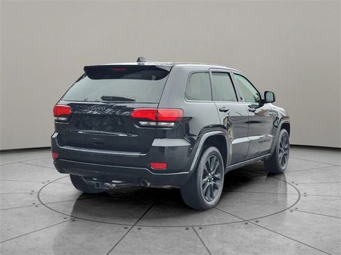 Certified 2018 Jeep Grand Cherokee Altitude image 12
