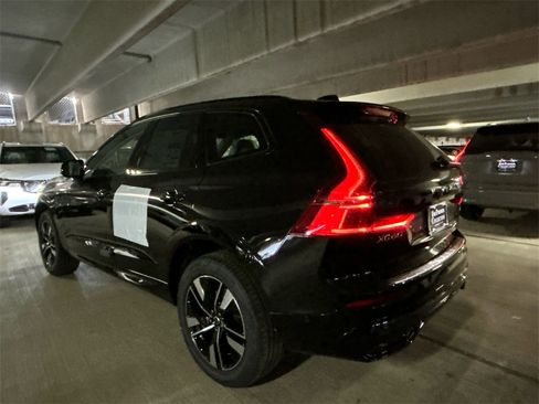 New 2026 Volvo XC60 B5 Plus w/ Protection Package Premier image 4