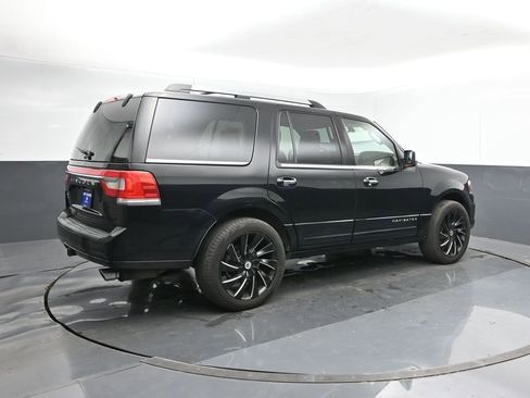 Used 2017 Lincoln Navigator Select image 5