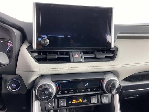 Used 2025 Toyota RAV4 XLE image 21