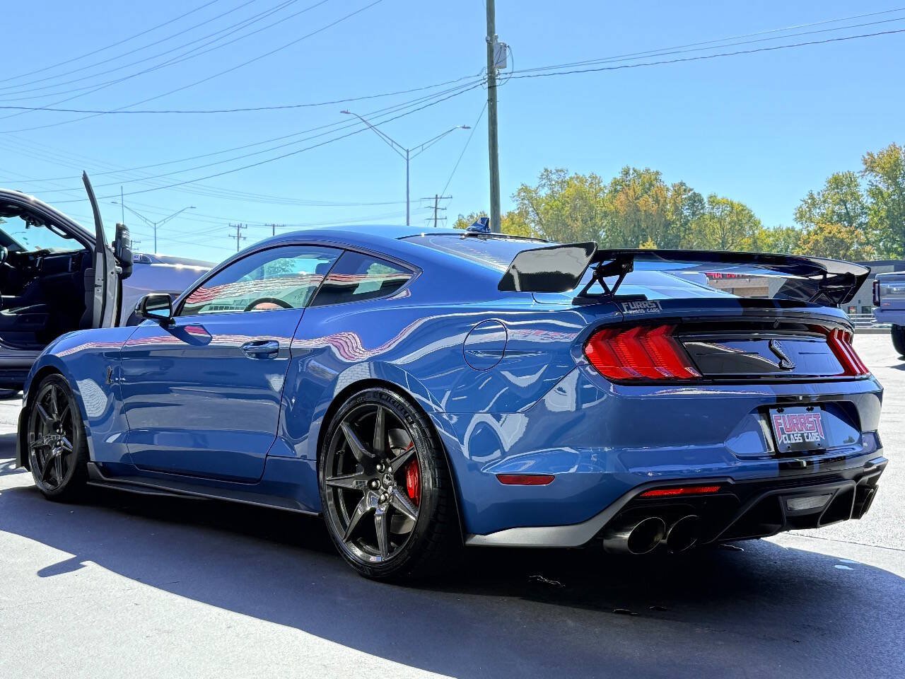 Used 2020 Ford Mustang Shelby GT500 w/ Carbon Fiber Track Pack RWD image 5
