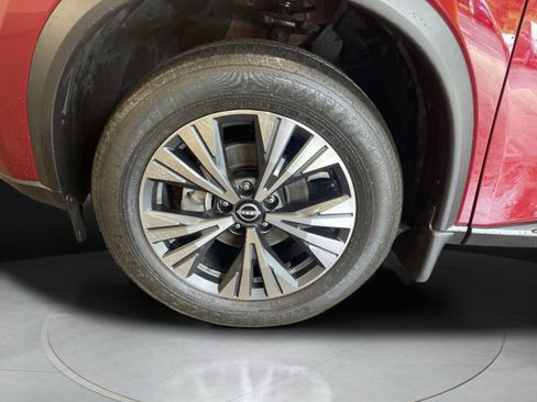 Used 2023 Nissan Rogue SV image 9