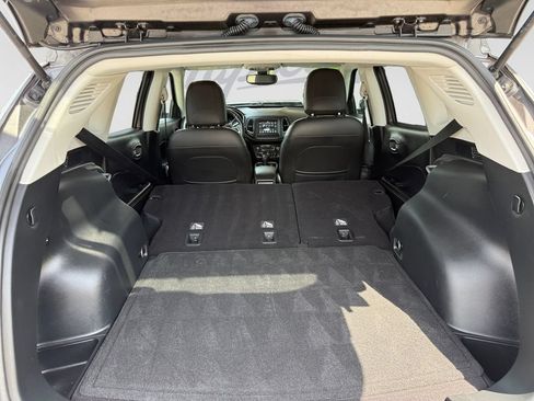 Used 2018 Jeep Compass Latitude w/ Popular Equipment Group AWD/4WD image 33