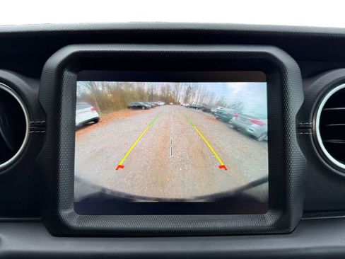 Used 2023 Jeep Wrangler Unlimited Sahara w/ Cold Weather Group image 15