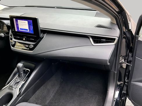 Used 2023 Toyota Corolla LE w/ LE Convenience Package FWD image 18