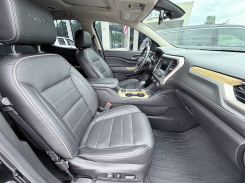 Used 2019 GMC Acadia Denali w/ Technology Package FWD image 25